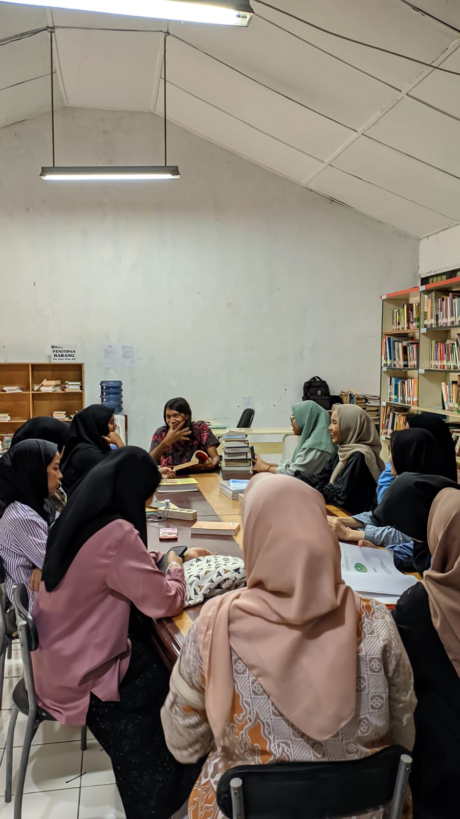 Pusat Studi Bahasa dan Sastra (Pusastra)